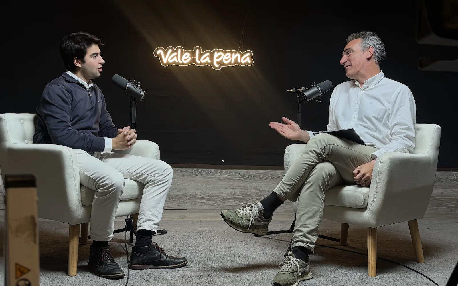 Entrevista de podcast en el plató propio de Blackstone