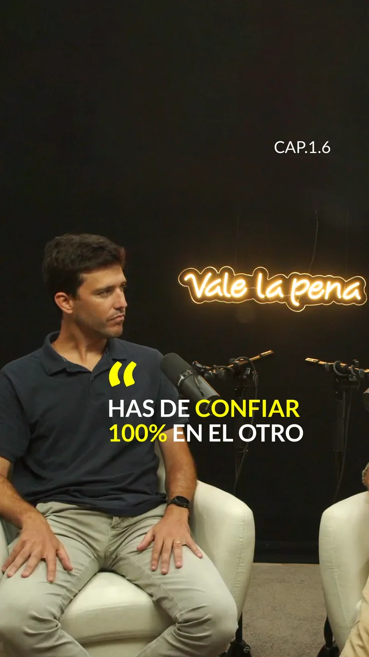 Reel de podcast con rótulos producido por Blackstone